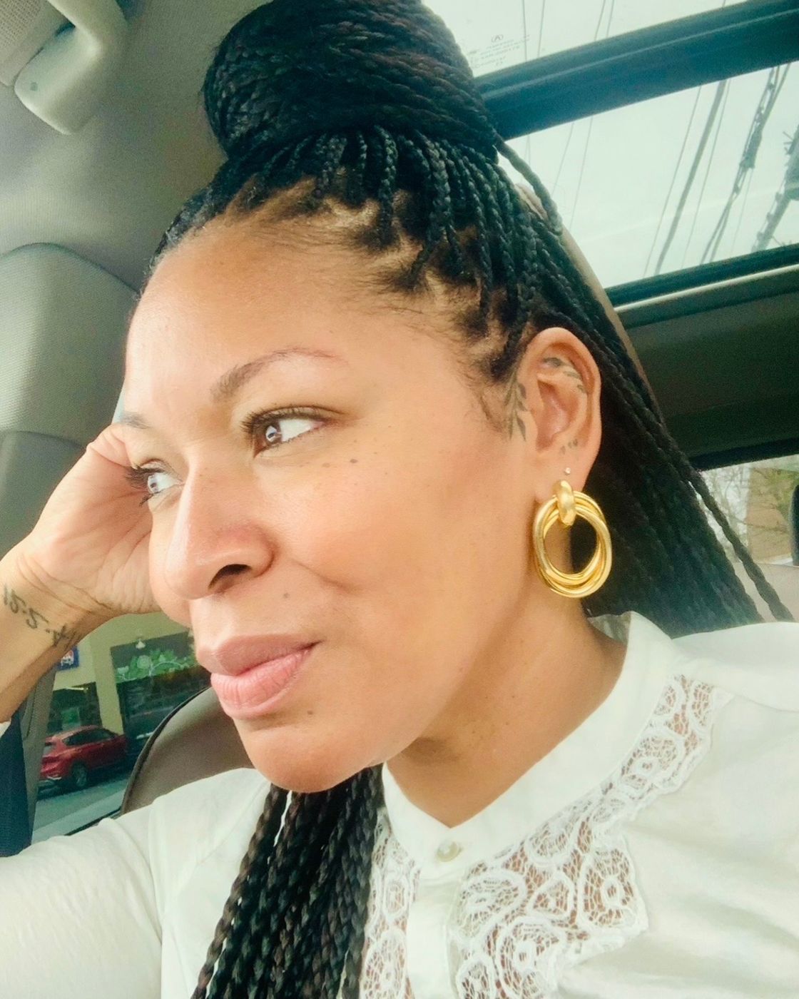 Angelique, Muse coach