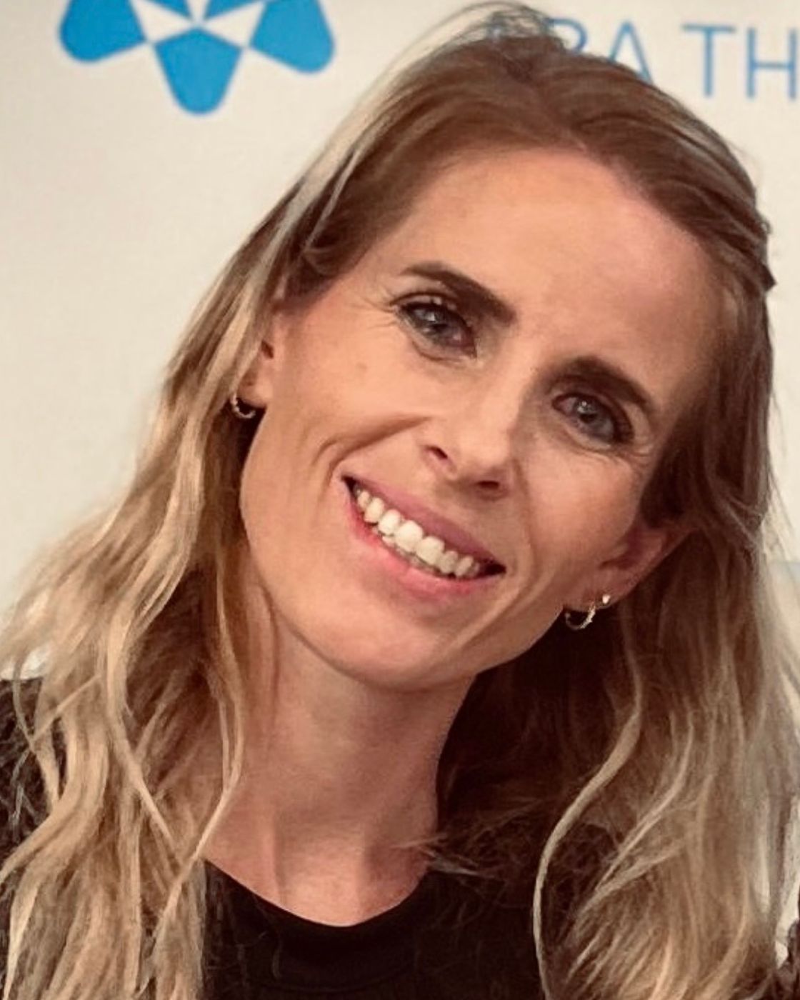 Claire, Muse coach